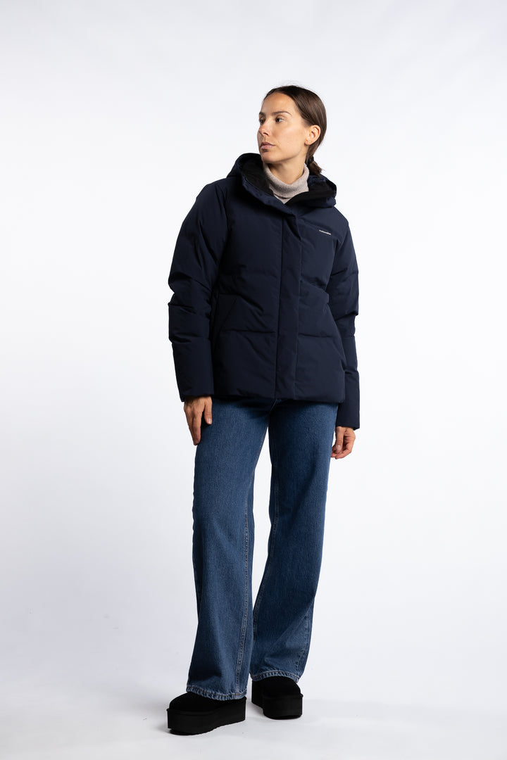 Besseggen Lt Short Jkt - Dk. Navy