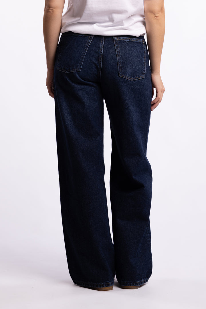 Beth Low- Japan Dive