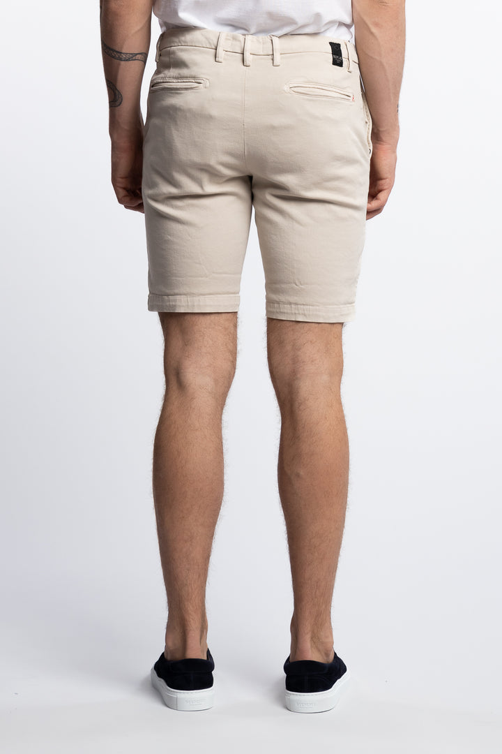 Benni Slim Fit Hyperflex Shorts Light Beige