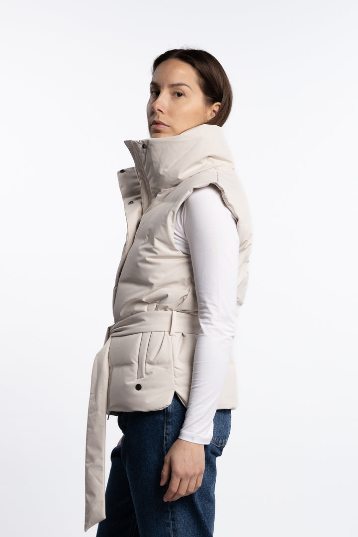 Vesty- Neutral White