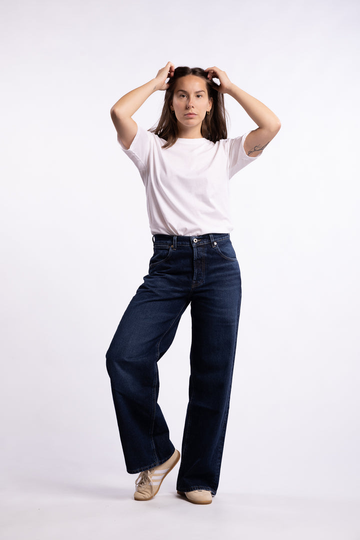 Beth Low- Japan Dive