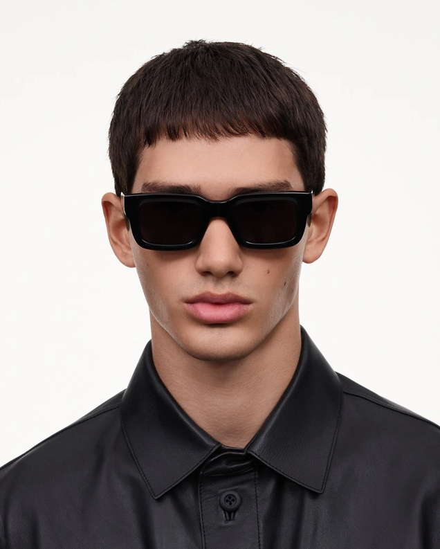 05 Black
