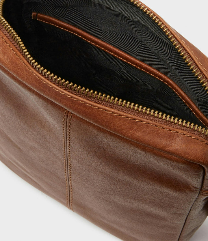 Valle Messenger Bag Brown