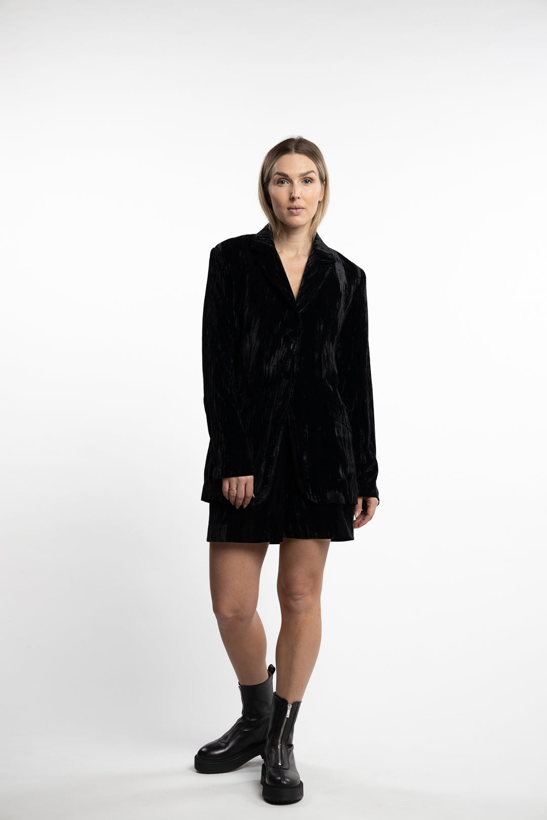 Cygnet Velvet Blazer- Black