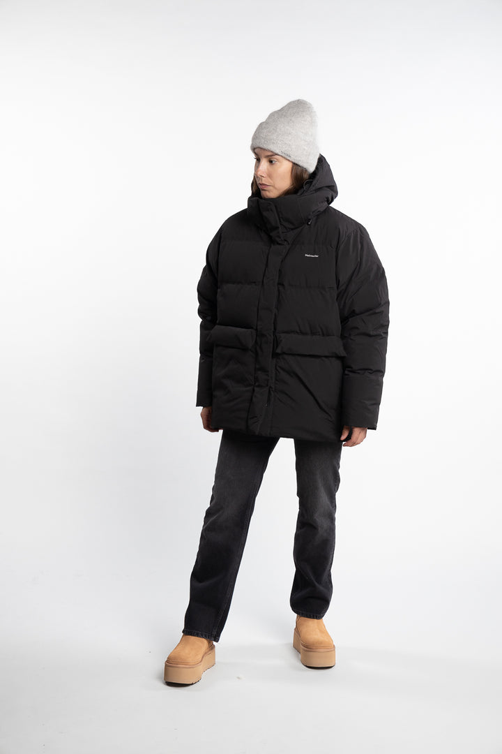 Besseggen Down Jacket- Black