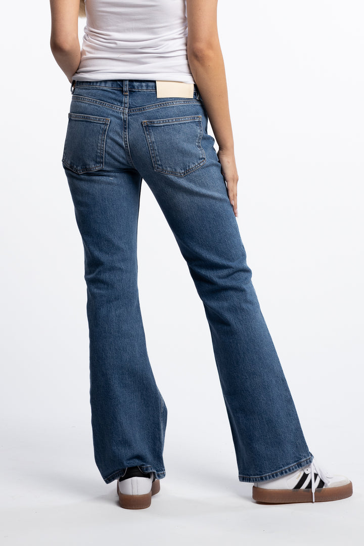 W Low Jeans- Mid Blue