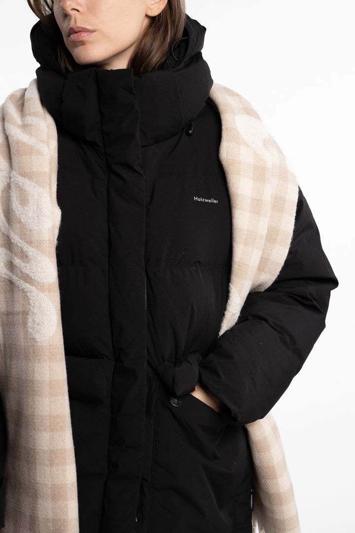 Besseggen Down Jacket- Black