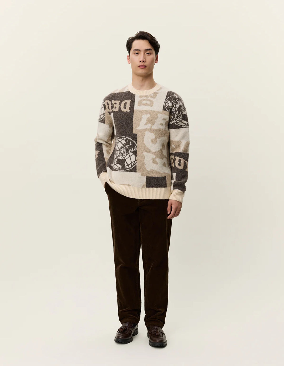 Globe Crewneck Knit Dark Sand