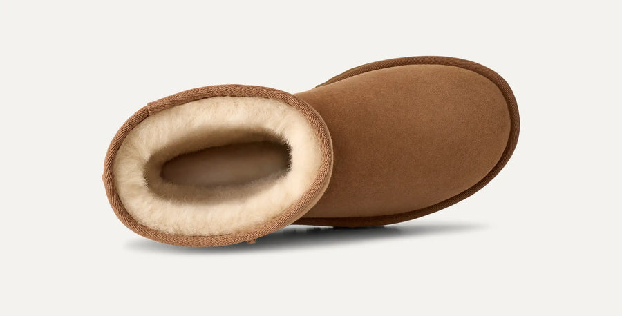 UGG W Classic Short II Chestnut – saueskinnsfôr innvendig