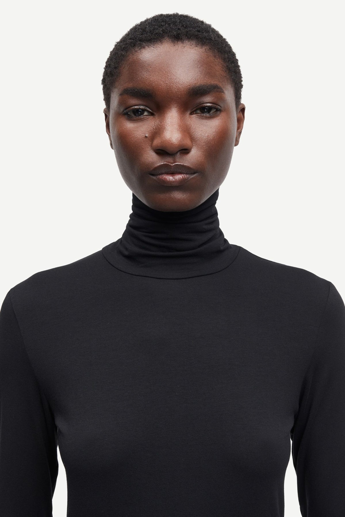 Ester T-N 265 Black