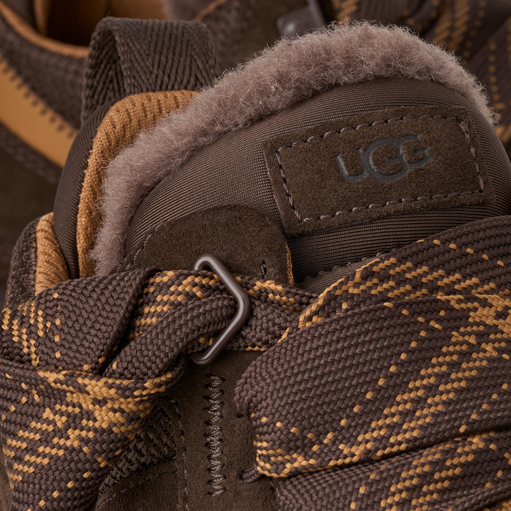 UGG W Lowmel Dusted Cocoa modellbilde