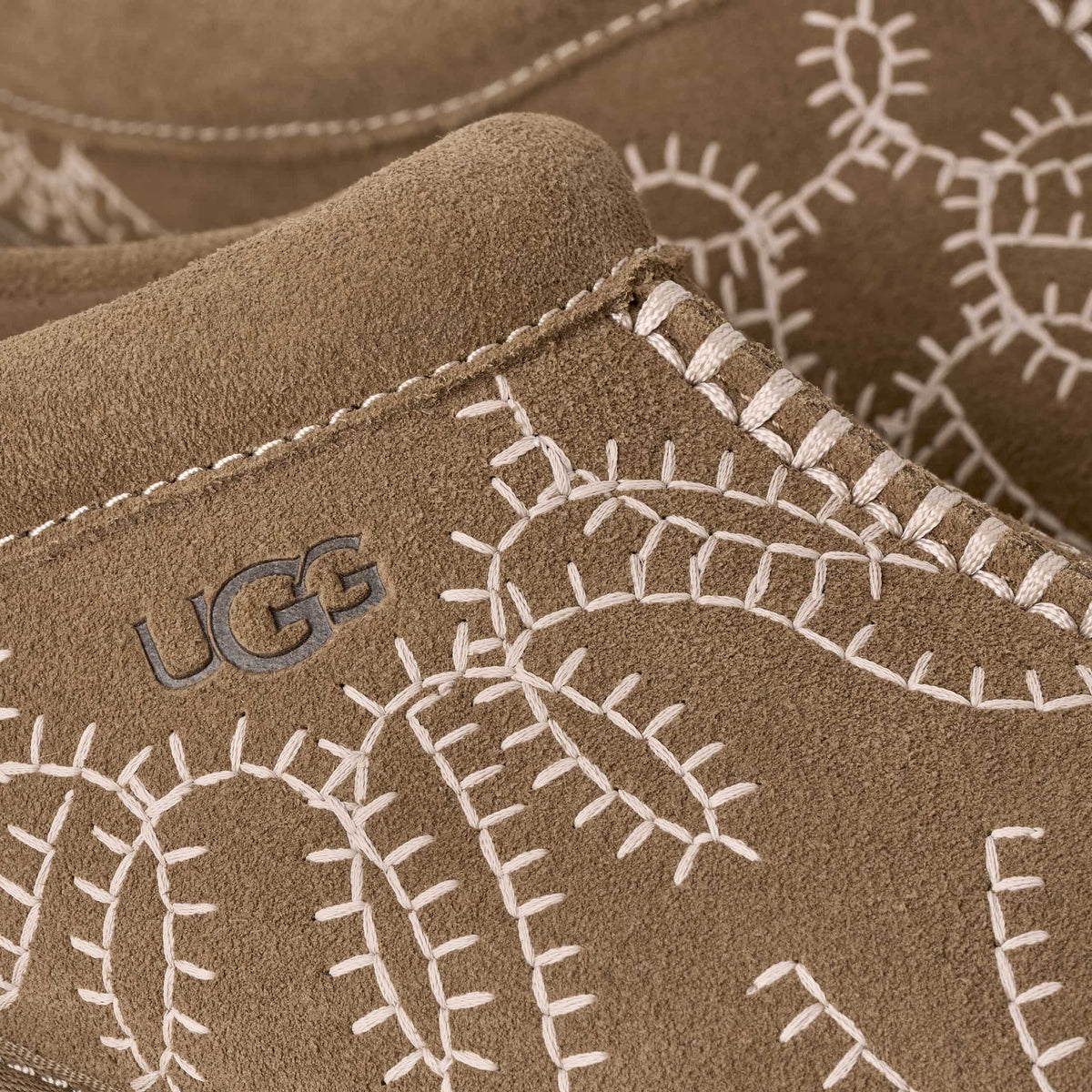 W Tazz Botanic - Light Bronze - detalj broderi