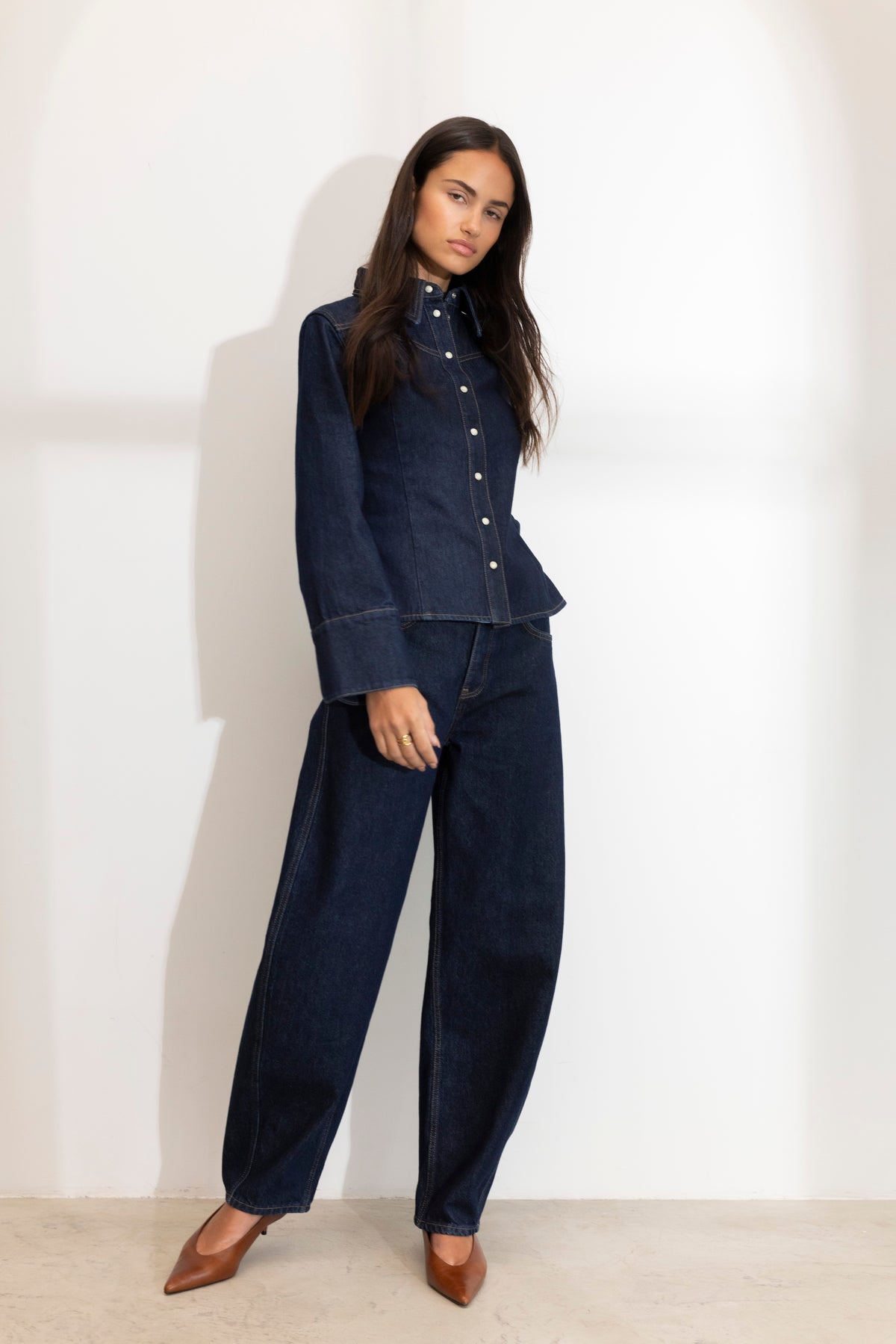 Cora shirt - Dark Blue modellbilde