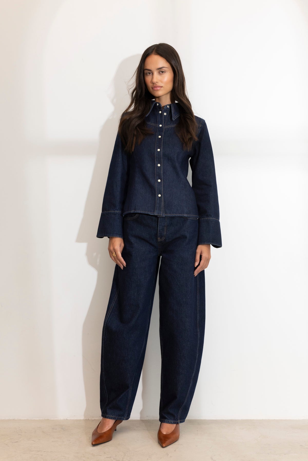 Cora shirt - Dark Blue modellbilde