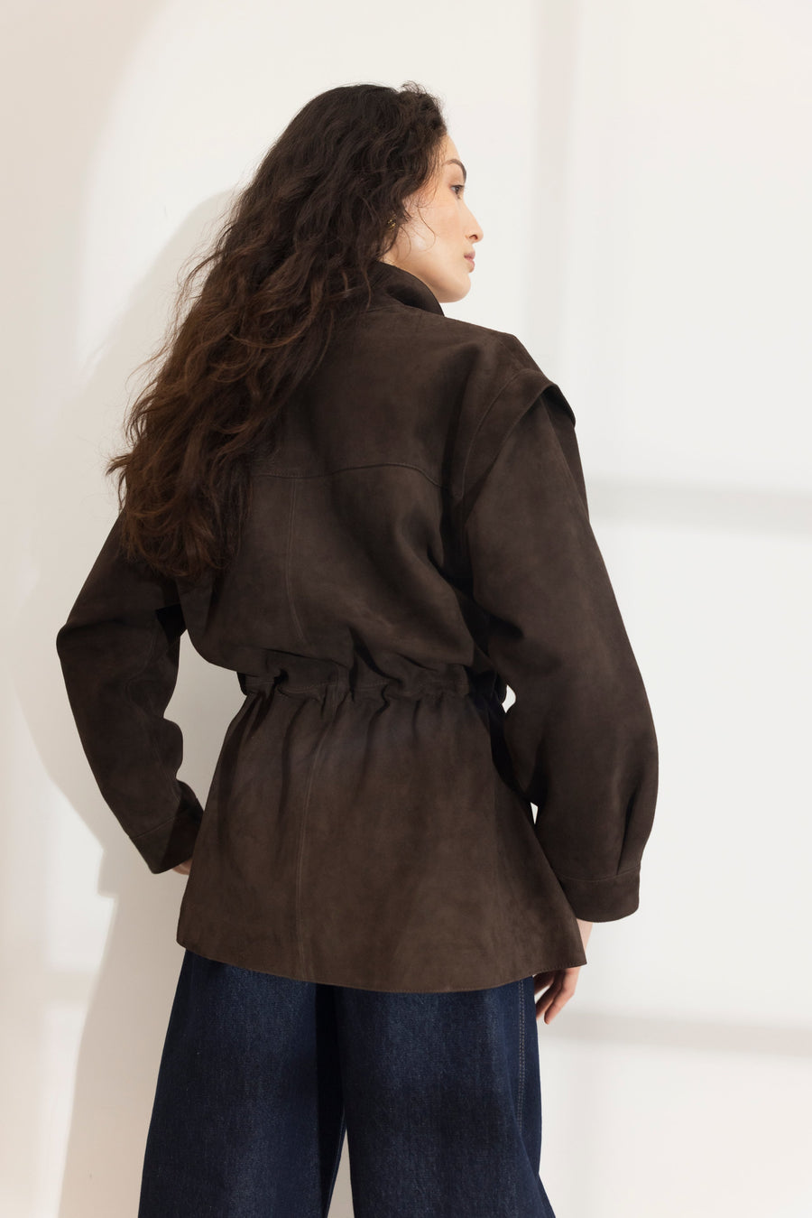Winnie Leather Jacket - Dark Brown Suede modell