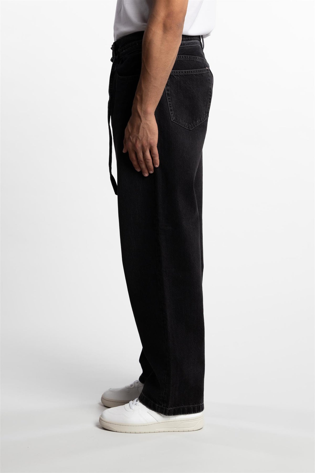 Loose Fit Jeans - 1991 Toj Black