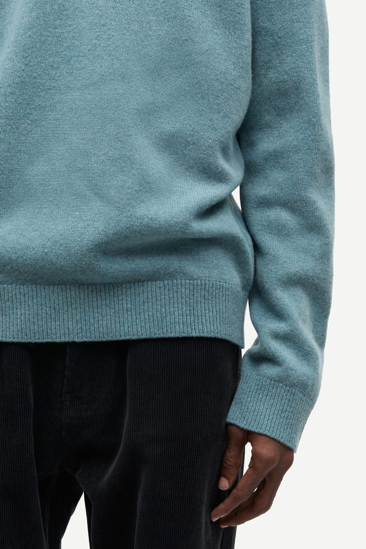 Isak Knit Sweater 15010 Stormy Sea – detalj 2