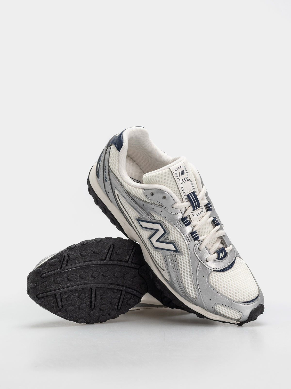 204L- Sea Salt/ Silver Metallic/ NB Navy