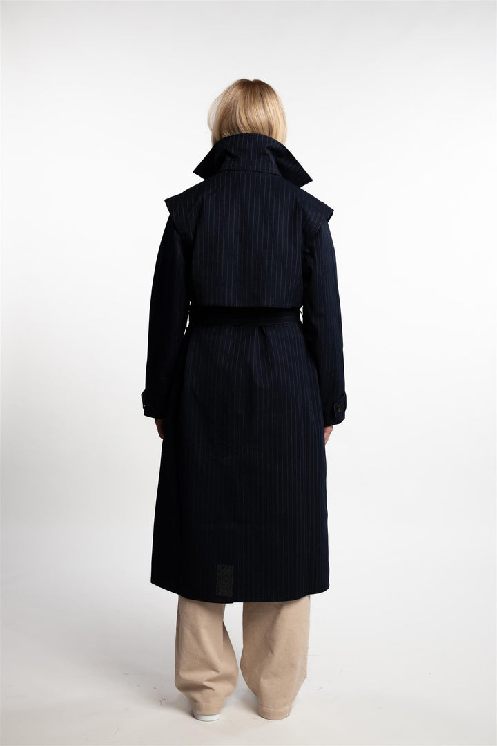 Regndråpe Trench Coat- Navy Pinstripe