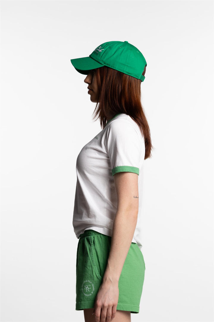 Serif Logo Ringer-Tee- White/Verde