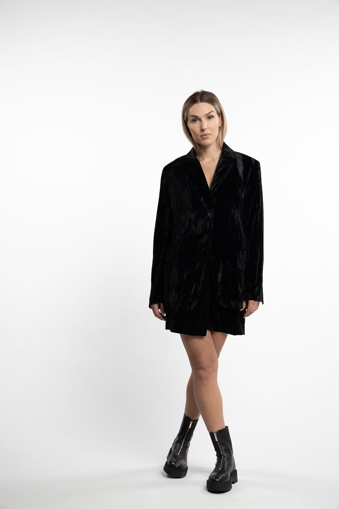 Cygnet Velvet Blazer- Black