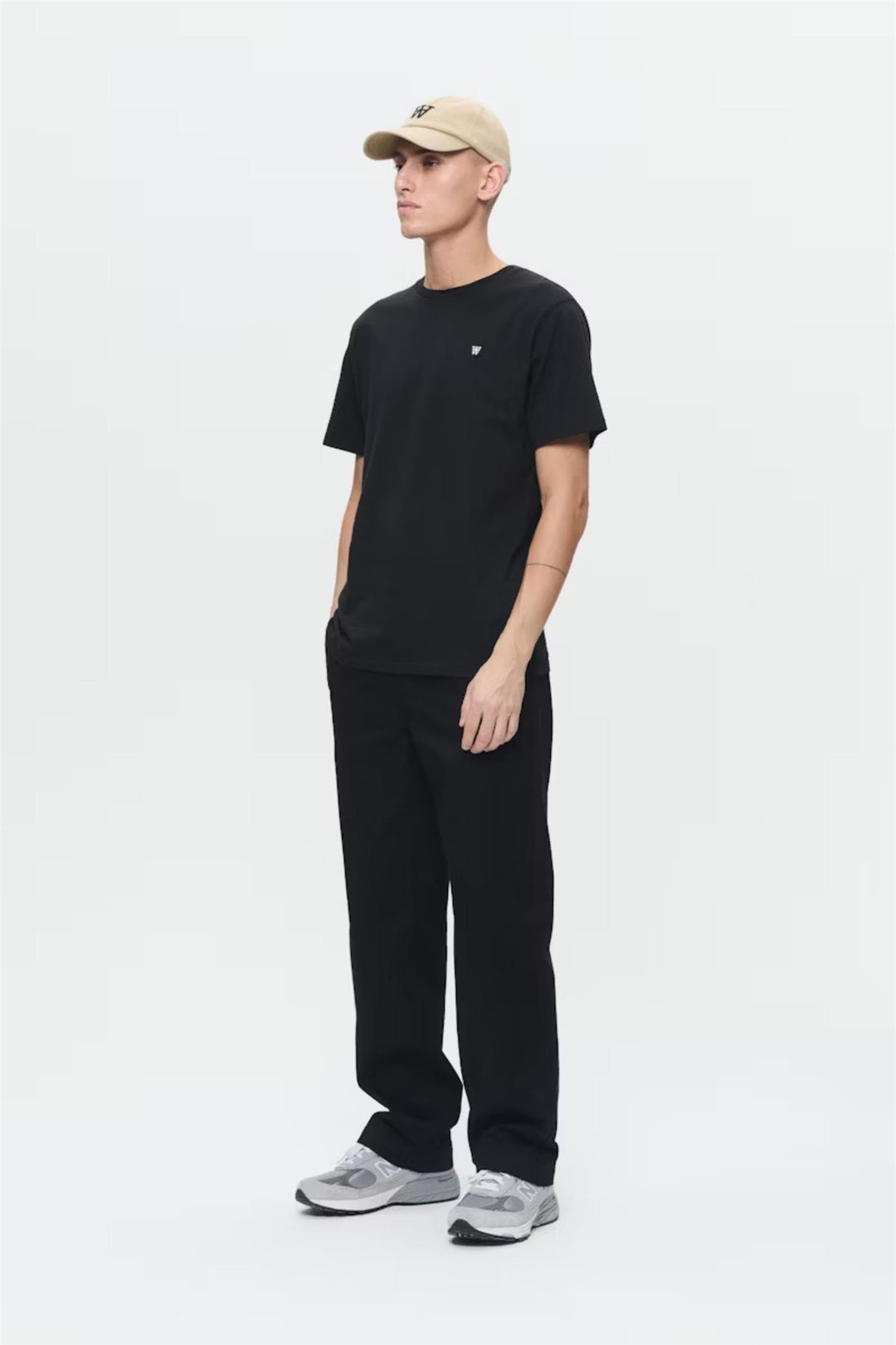 Ace Tee Black Beauty