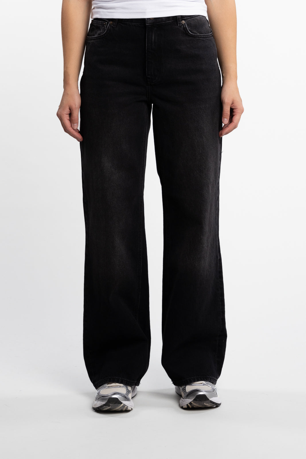 W Wide Jeans- Black Washed