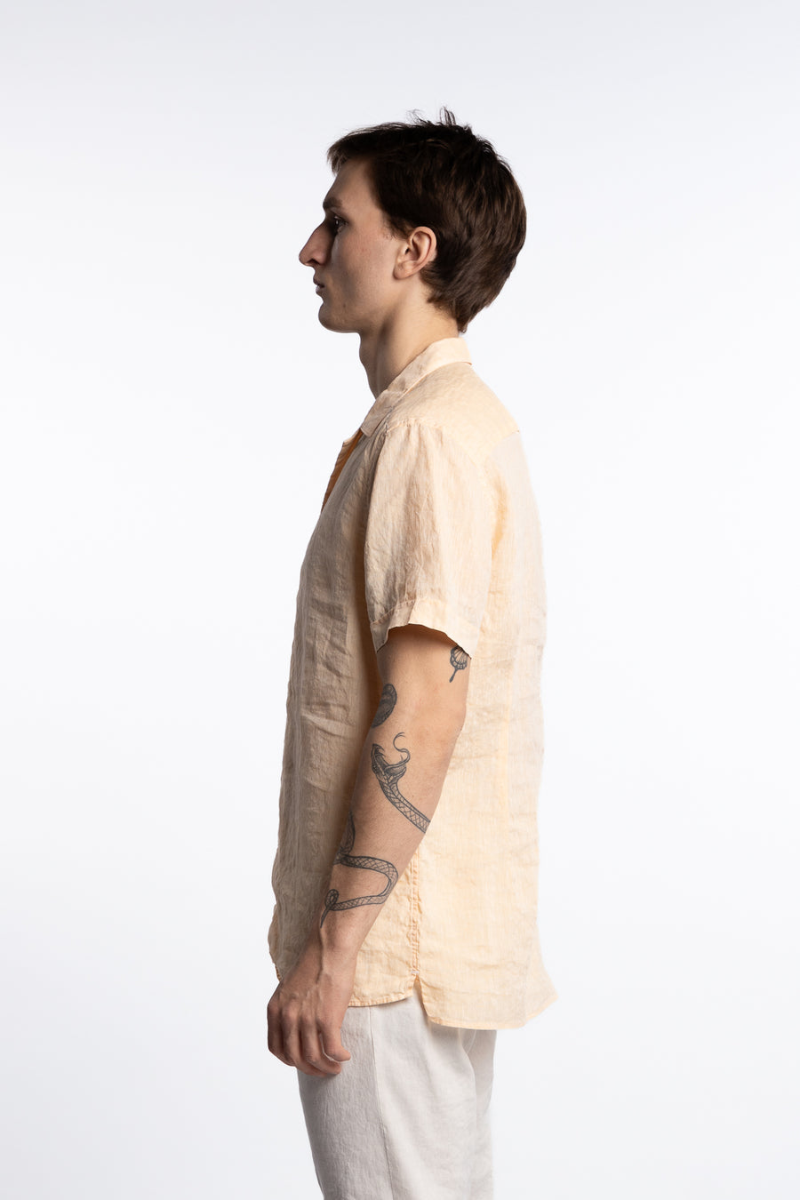 Fitted Body Linen Shortsleeve Shirt