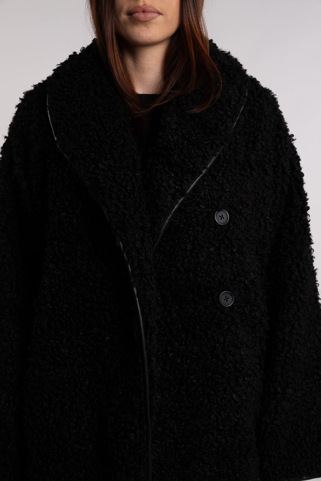 Muffe Coat- Black