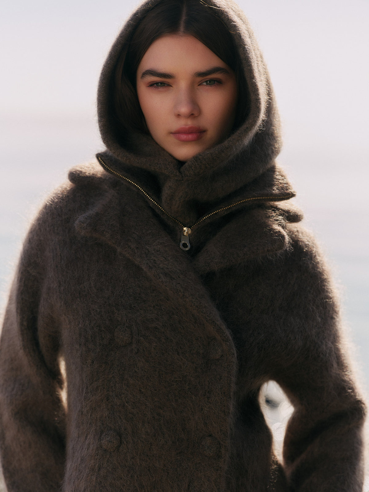 Kajsa Chunky Balaclava Dark Brown - modellbilde