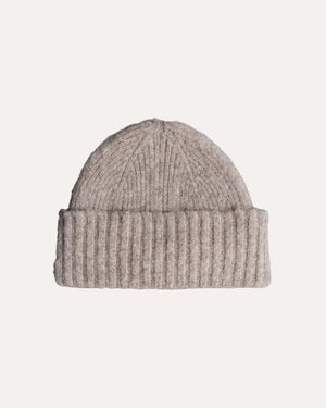 Shaggy Beanie Cliff