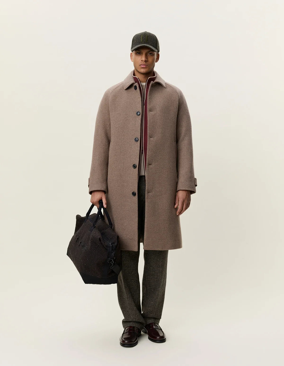 Solid Wool Coat Dark Sand Melange - modellbilde