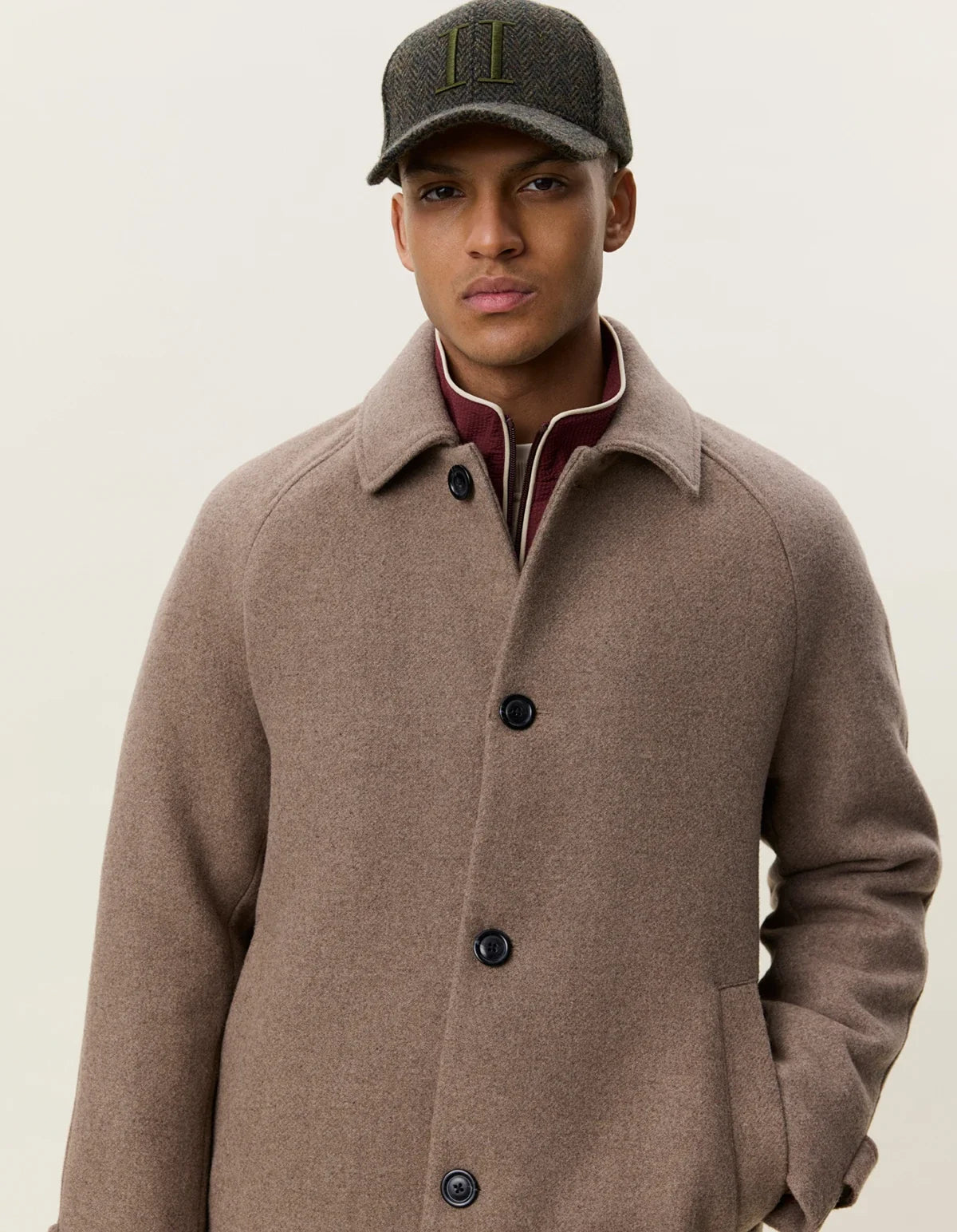 Solid Wool Coat Dark Sand Melange - modellbilde