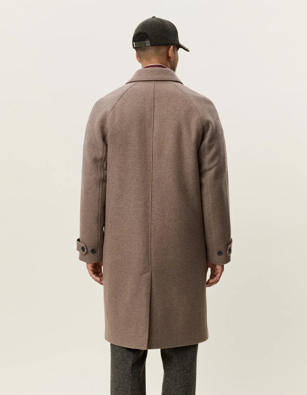 Solid Wool Coat Dark Sand Melange - modellbilde