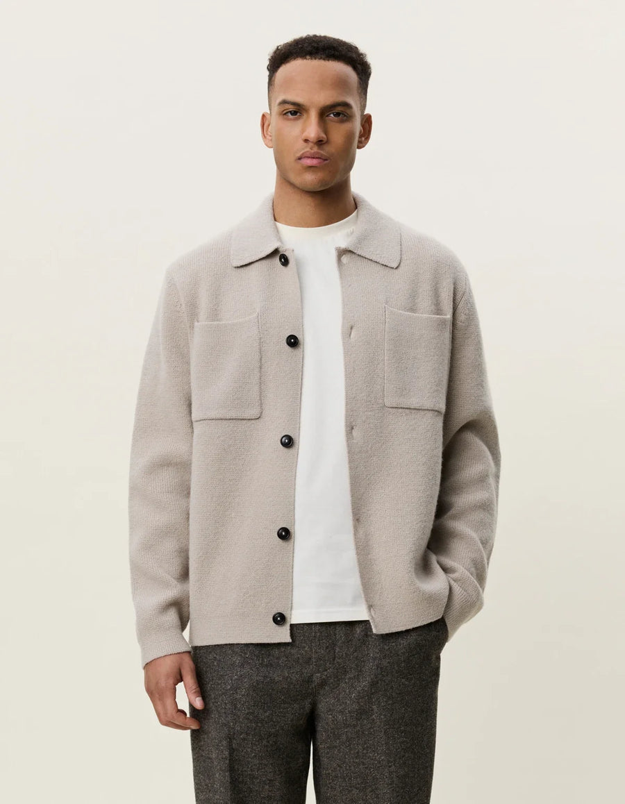 Milano Knit Overshirt Light Sand - modellbilde