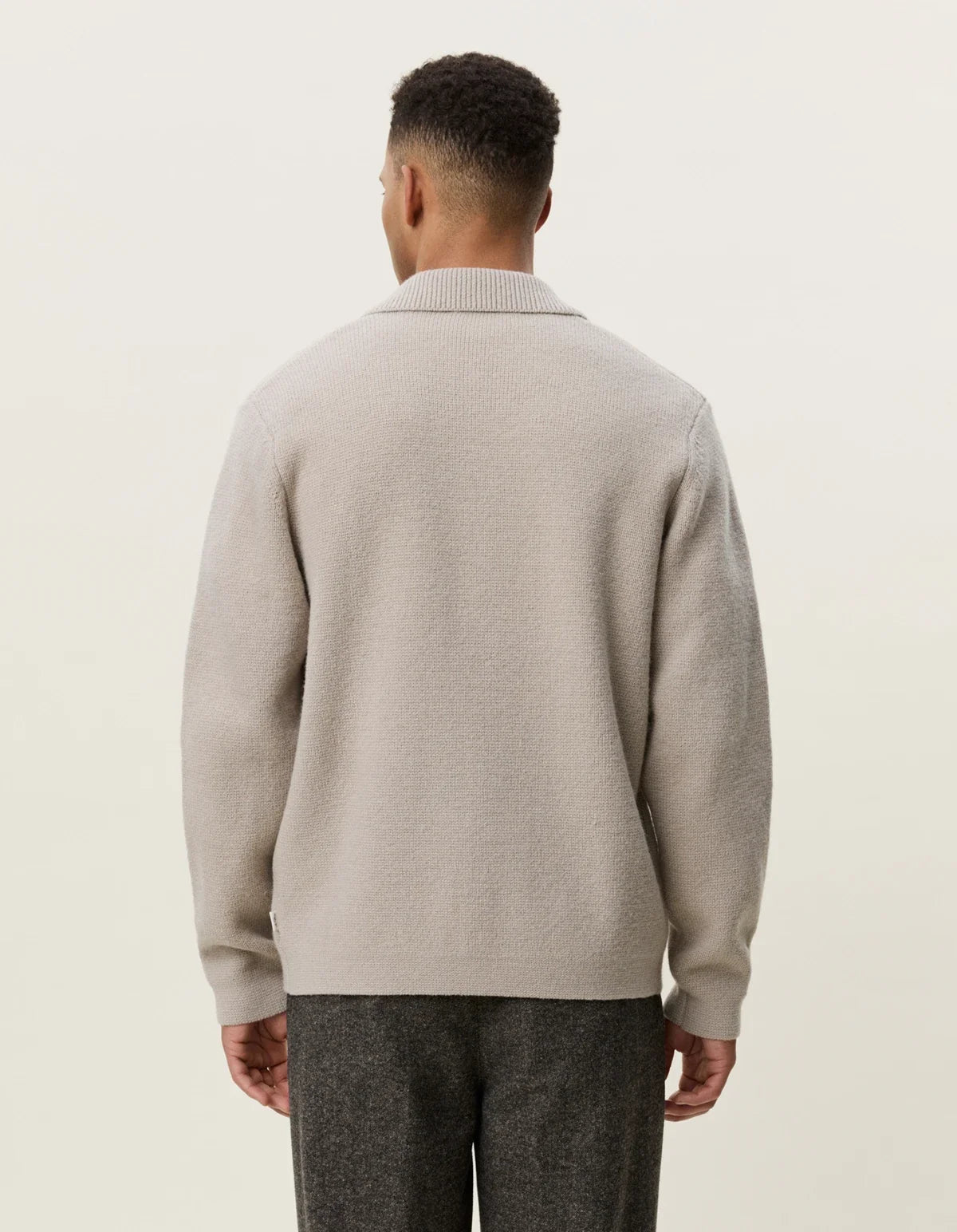 Milano Knit Overshirt Light Sand - modellbilde