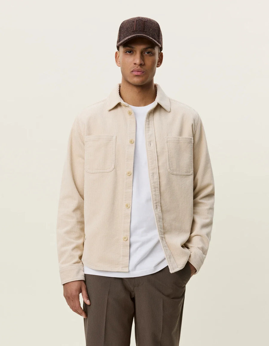 Corduroy Overshirt Ivory - modellbilde