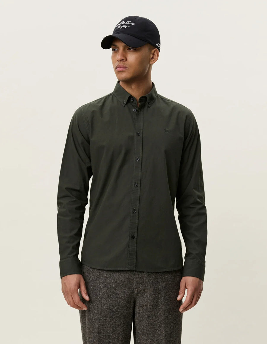 Light Oxford Shirt Rosin Green - modellbilde