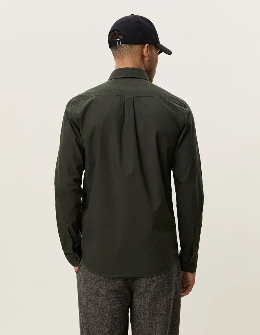 Light Oxford Shirt Rosin Green - modellbilde