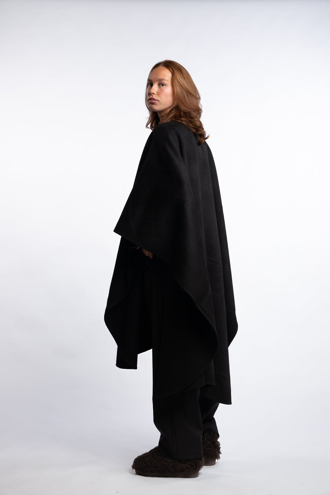 Camoens Shawl- Black