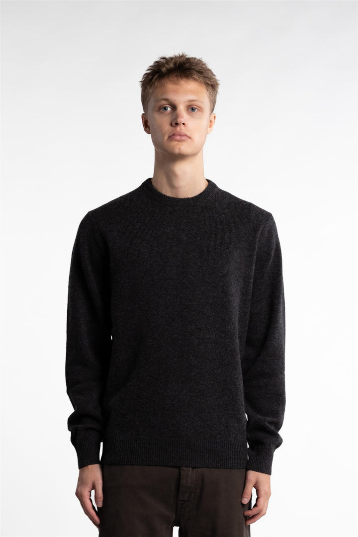 Essential Patch Crew Charcoal