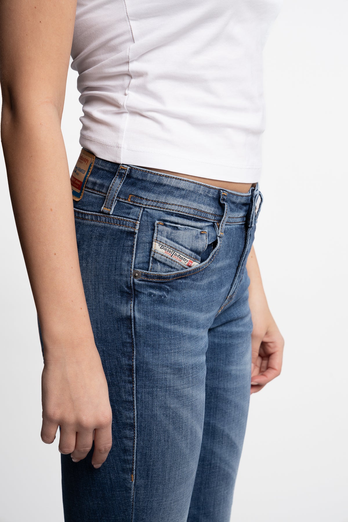 Bootcut Jeans 1969 D-Ebbey 09J33- Medium Blue