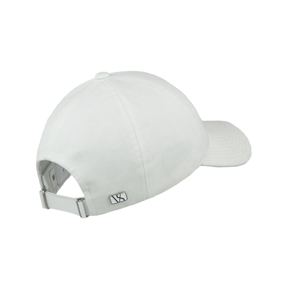 Legacy Structured Linen Shell White caps fra Varsity, bakside med justerbar stropp