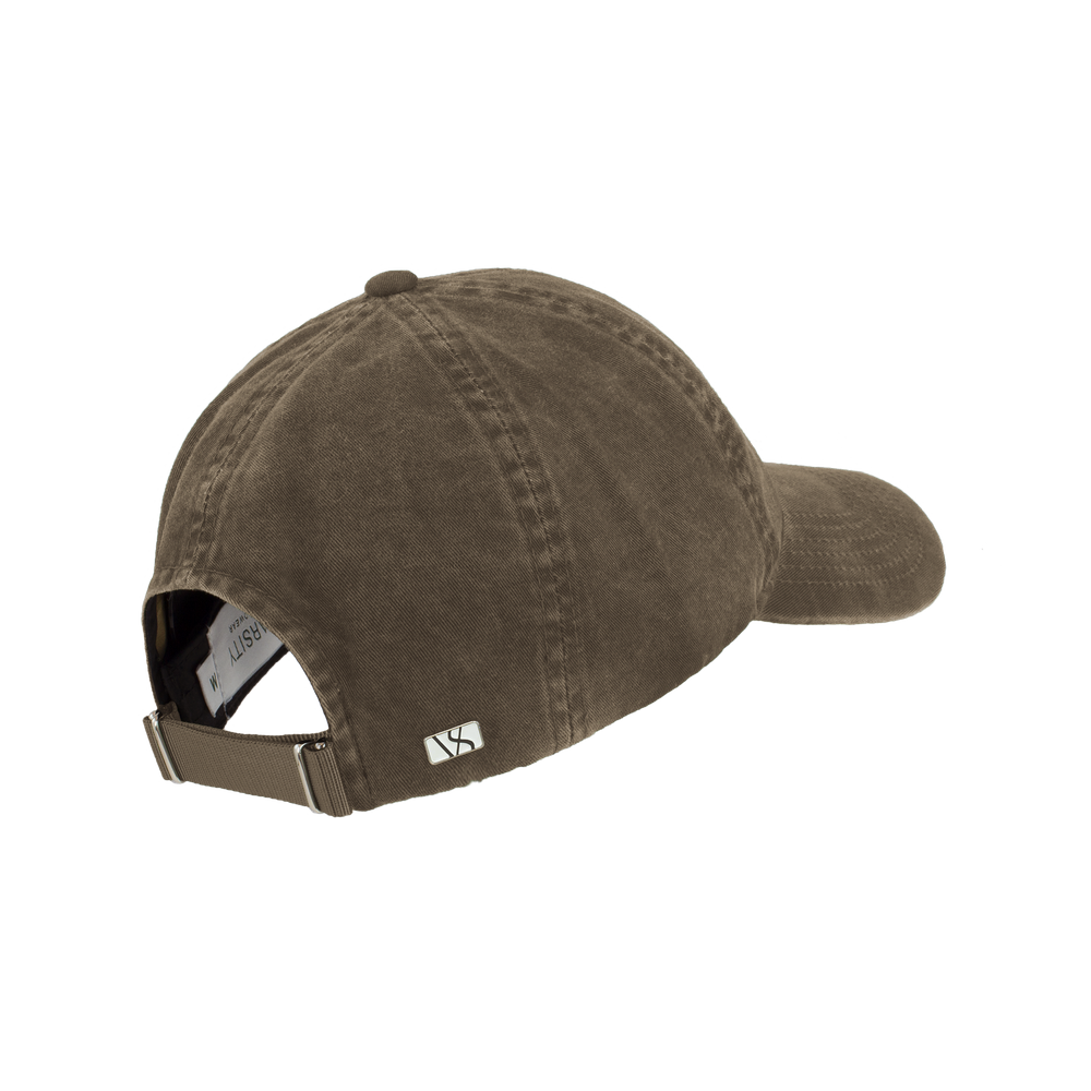 Legacy Soft Washed Cotton Beige caps fra Varsity, bakside med justerbar stropp