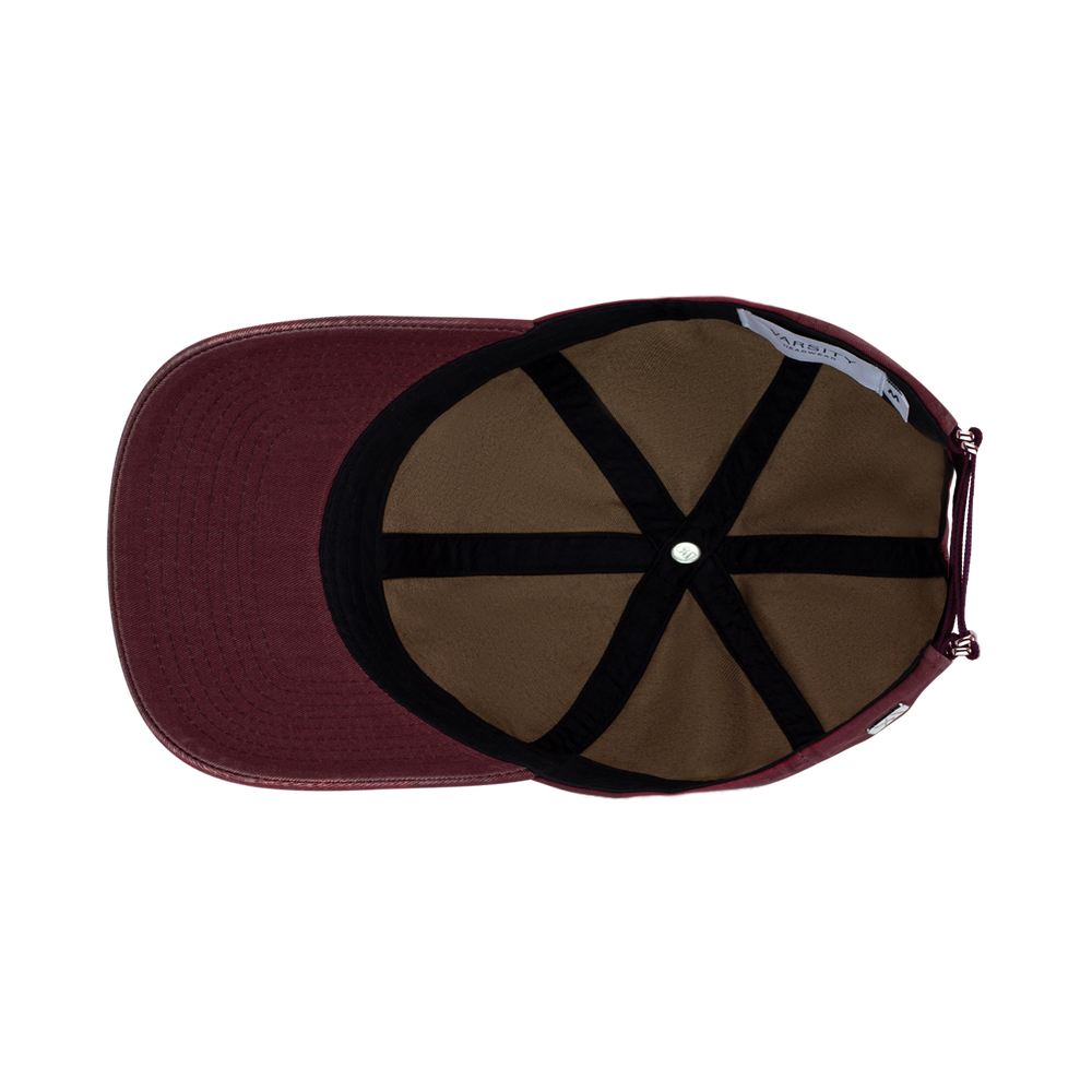Legacy Soft Washed Cotton Burgundy caps fra Varsity, detaljbilde