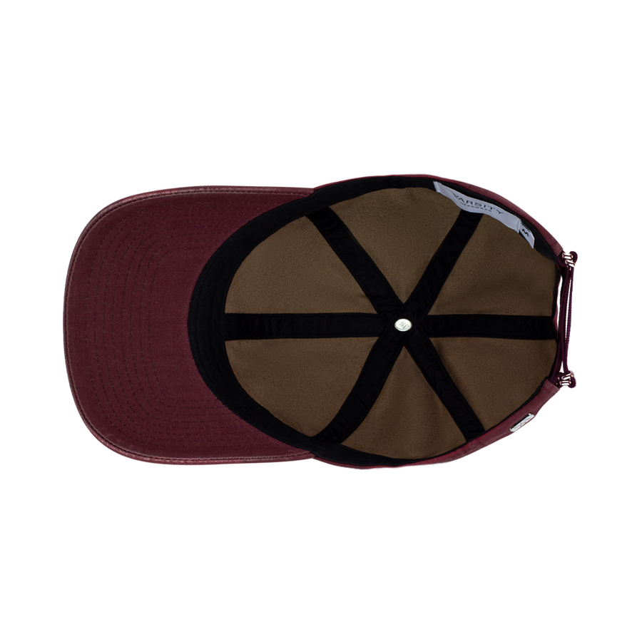 Legacy Soft Washed Cotton Burgundy caps fra Varsity, detaljbilde