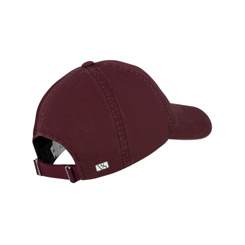 Legacy Soft Washed Cotton Burgundy caps fra Varsity, bakside med justerbar stropp