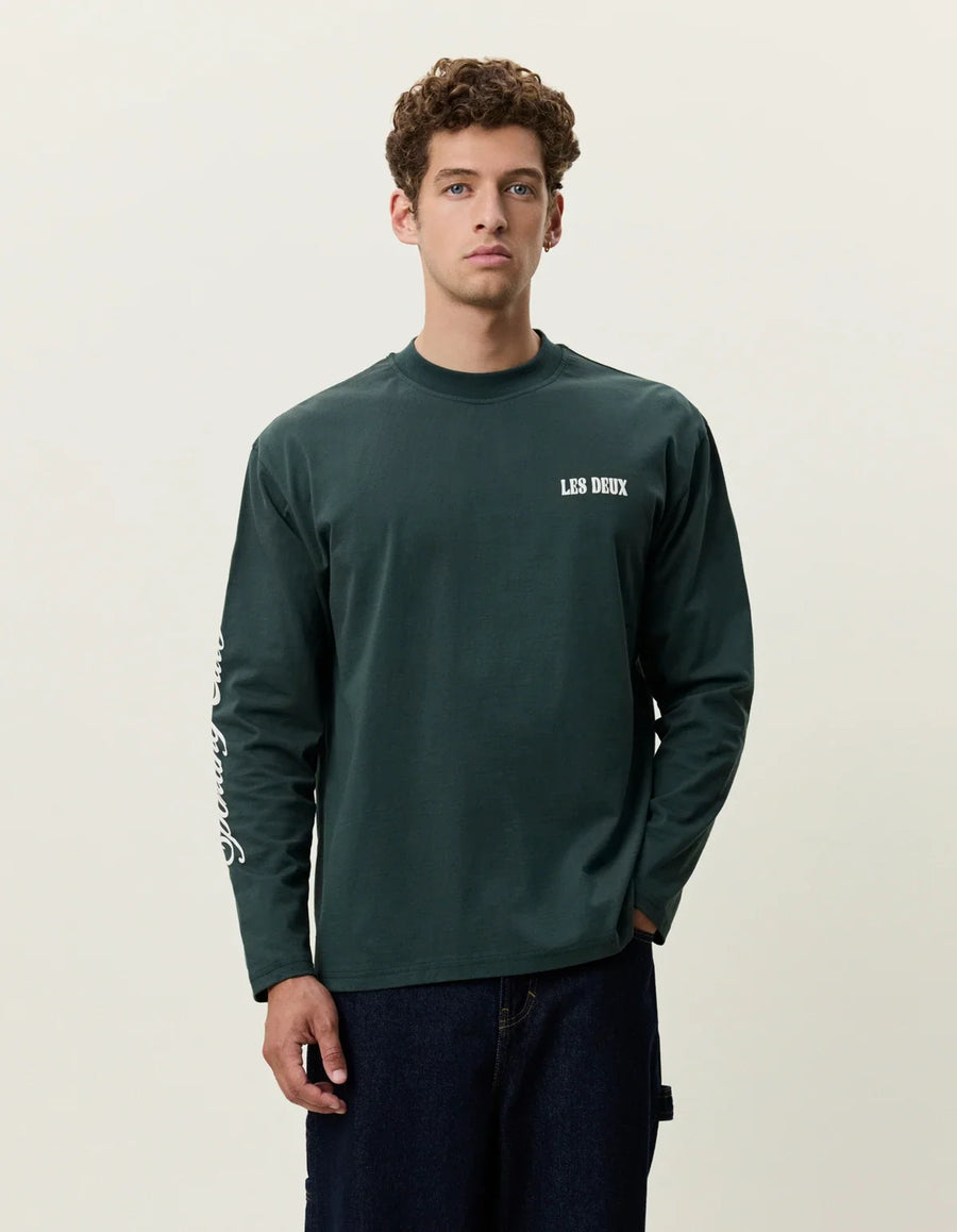 Woods LS T-Shirt Darkest Spruce Green - modell