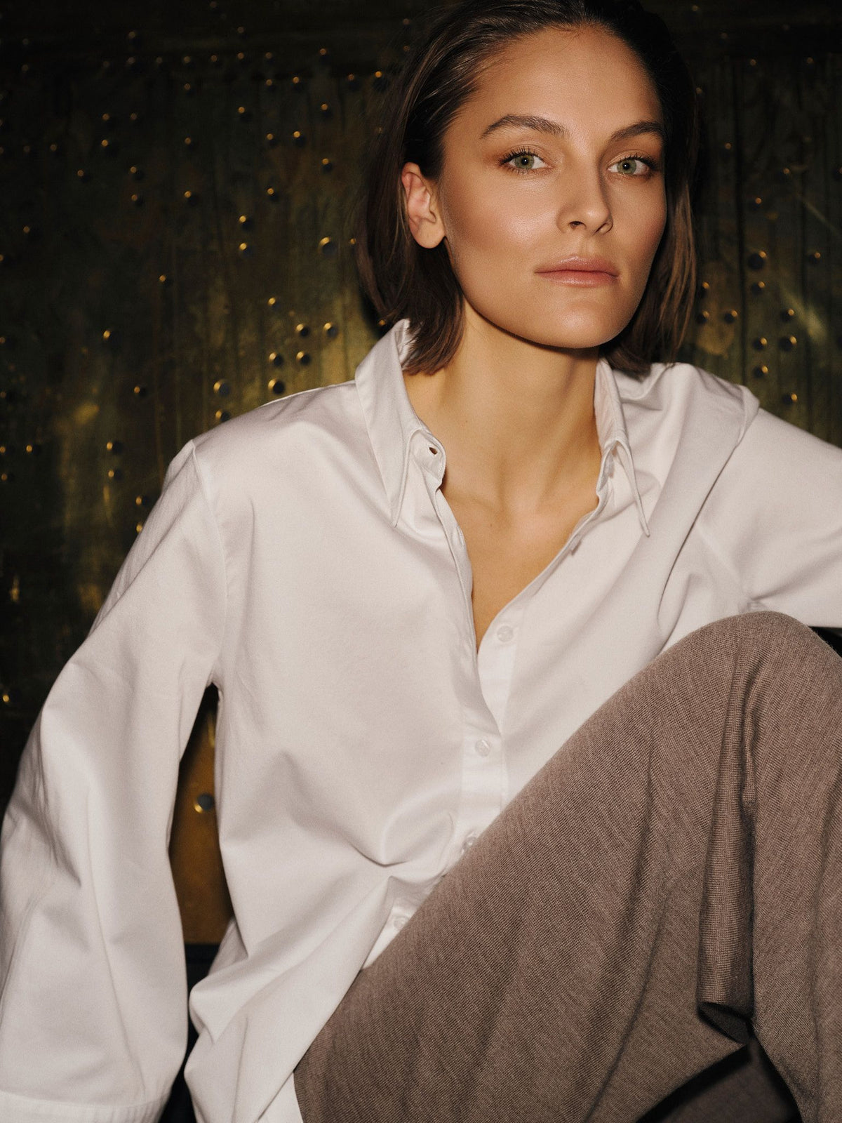 Victoria Shirt White - modellbilde