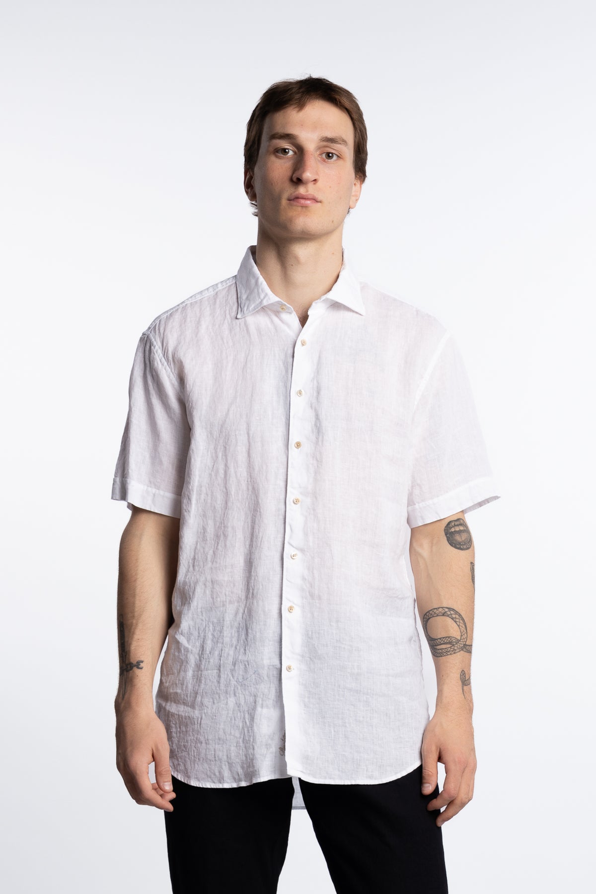 Fitted Body Linen Shortsleeve Shirt White